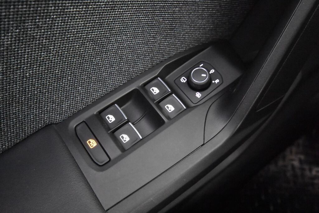 Seat Leon 2023 1,5 TGI 130 Style DSG / ACC / Kamera / KeylessGo / LED / Merkkihuollettu 6/25 viimeisin / Suomiauto