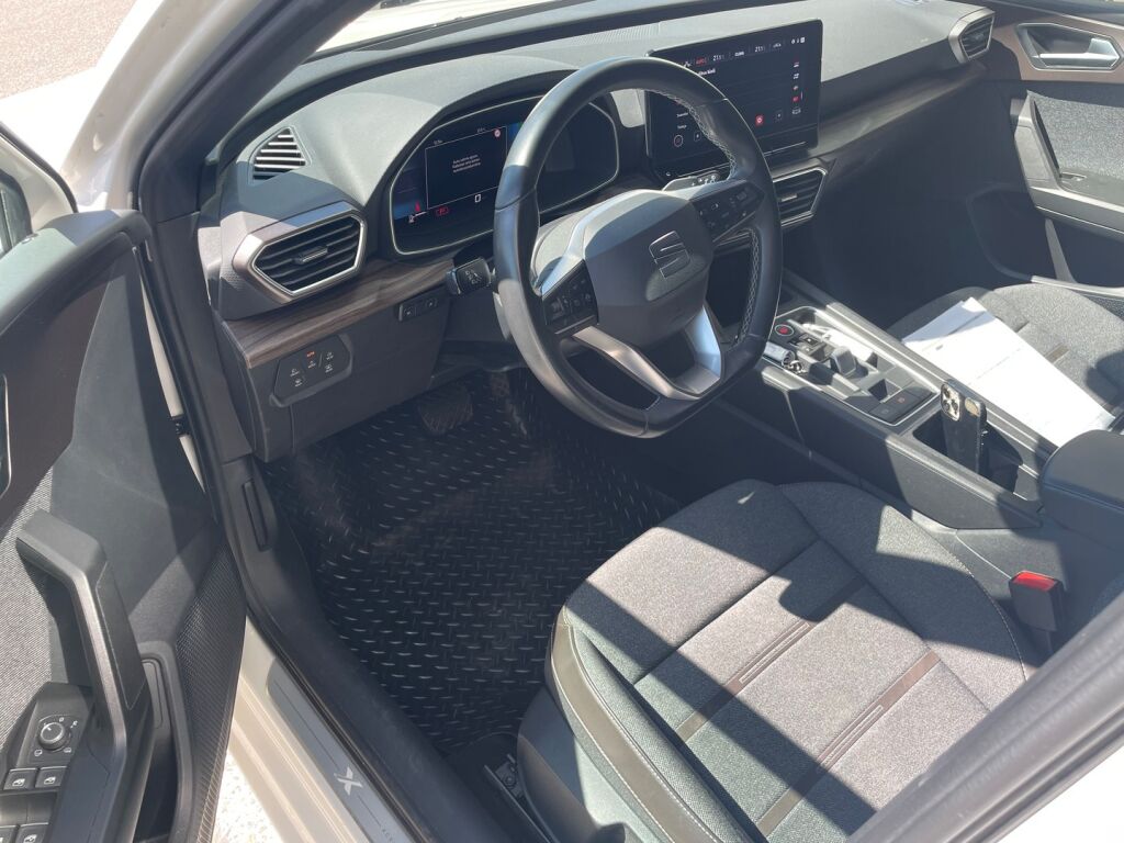 Seat Leon 2023 1,5 TGI 130 Style DSG / ACC / Kamera / KeylessGo / LED / Merkkihuollettu 6/25 viimeisin / Suomiauto