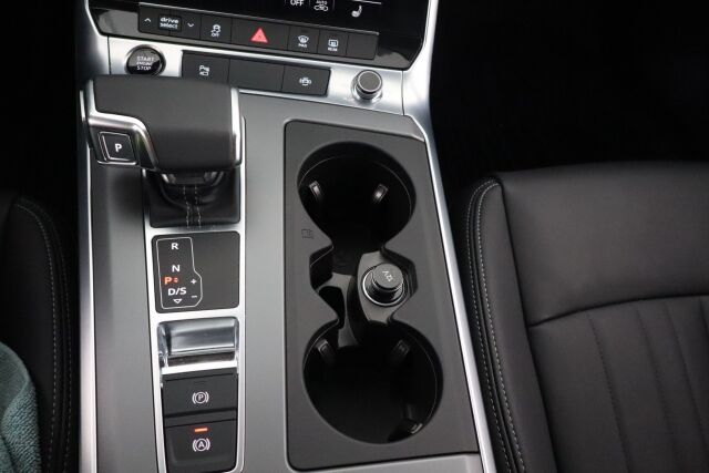 Audi A6 2024 Sedan 50 TFSI e Land of quattro / 1-Om. Suomiauto / Nahkaverhoilu / Sähk. koukku / P-Kamera / Navigointi