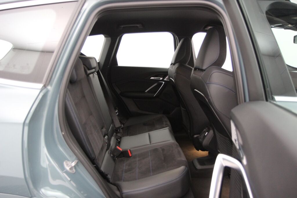 BMW X1 2023 U11 25e xDrive Charged Edition M Sport / Harman Kardon / Navi / Vetokoukku
