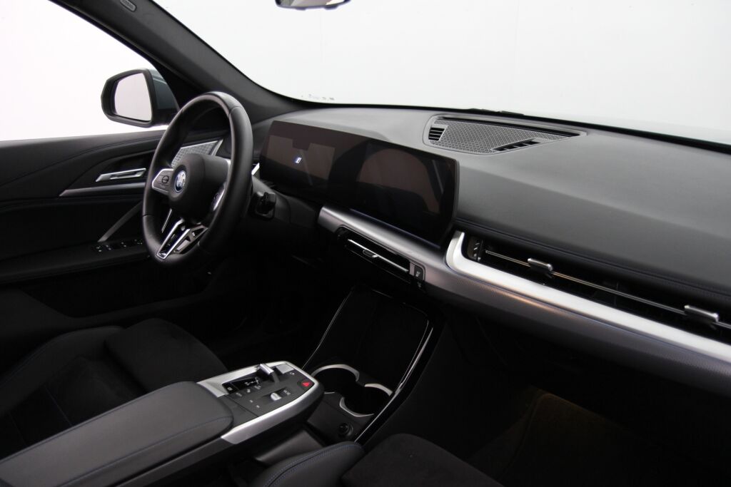BMW X1 2023 U11 25e xDrive Charged Edition M Sport / Harman Kardon / Navi / Vetokoukku