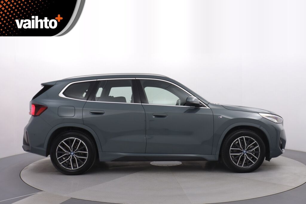 BMW X1 2023 U11 25e xDrive Charged Edition M Sport / Harman Kardon / Navi / Vetokoukku