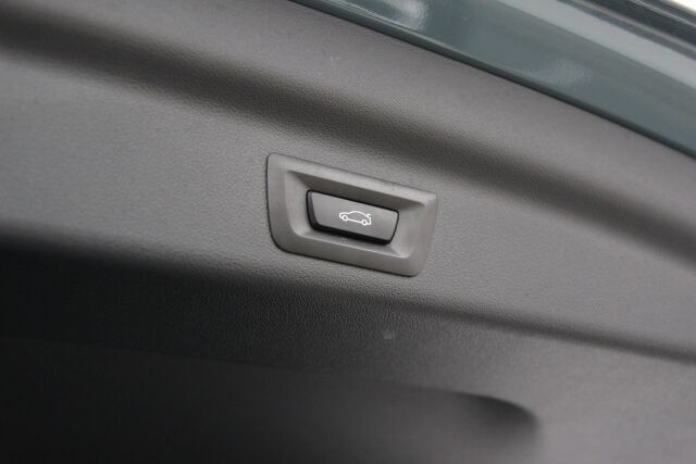 BMW X1 2023 U11 25e xDrive Charged Edition M Sport / Harman Kardon / Navi / Vetokoukku
