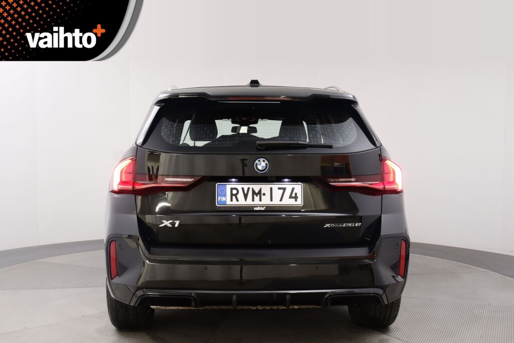 BMW X1 2023 U11 25e xDrive Charged Edition M Sport / Harman&Karon / Takuu 12/2025 / Koukku /