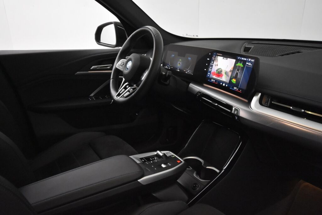 BMW X1 2023 U11 25e xDrive Charged Edition M Sport / Harman&Karon / Takuu 12/2025 / Koukku /