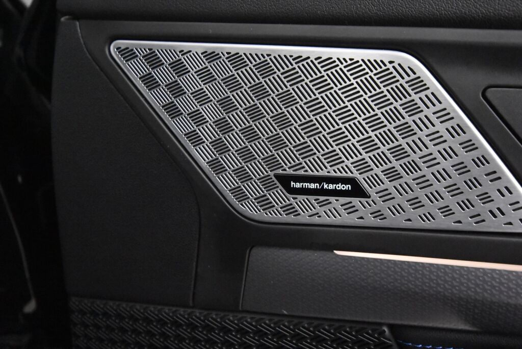 BMW X1 2023 U11 25e xDrive Charged Edition M Sport / Harman&Karon / Takuu 12/2025 / Koukku /