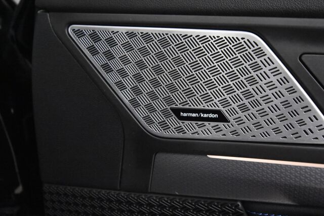 BMW X1 2023 U11 25e xDrive Charged Edition M Sport / Harman&Karon / Takuu 12/2025 / Koukku /
