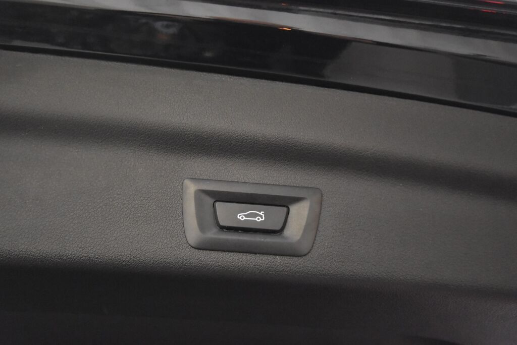 BMW X1 2023 U11 25e xDrive Charged Edition M Sport / Harman&Karon / Takuu 12/2025 / Koukku /
