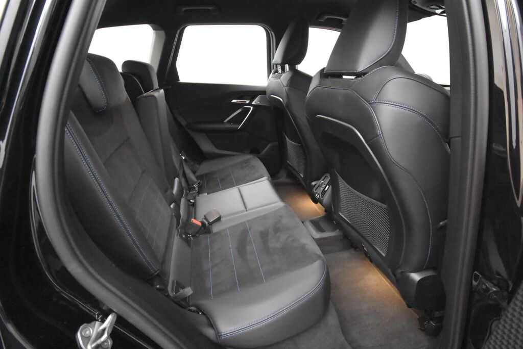 BMW X1 2023 U11 25e xDrive Charged Edition M Sport / Harman&Karon / Takuu 12/2025 / Koukku /