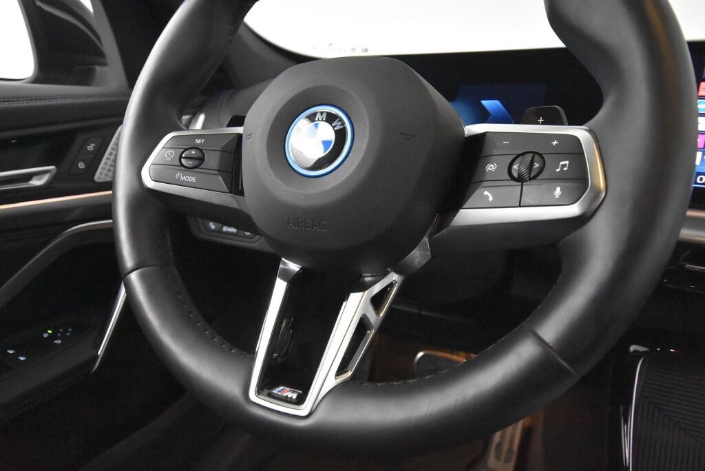 BMW X1 2023 U11 25e xDrive Charged Edition M Sport / Harman&Karon / Takuu 12/2025 / Koukku /