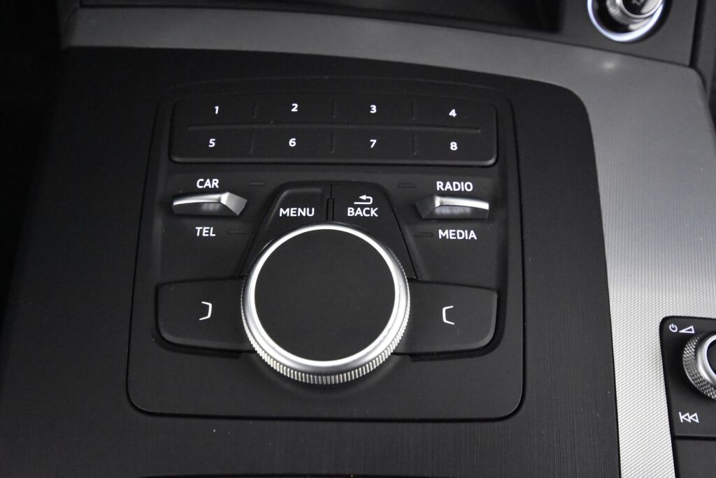 Audi Q5 2017 2,0 TDI 140 kW quattro S tronic / Webasto / Vetokoukku / Sport penkit