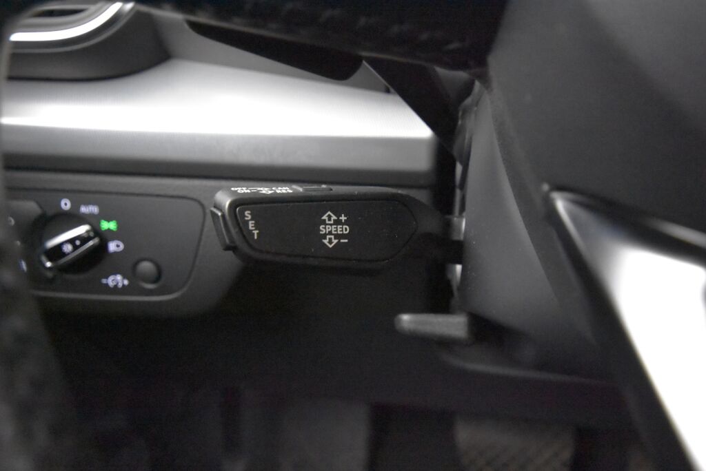 Audi Q5 2017 2,0 TDI 140 kW quattro S tronic / Webasto / Vetokoukku / Sport penkit