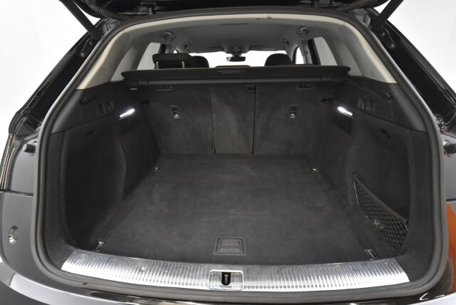 Audi Q5 2017 2,0 TDI 140 kW quattro S tronic / Webasto / Vetokoukku / Sport penkit