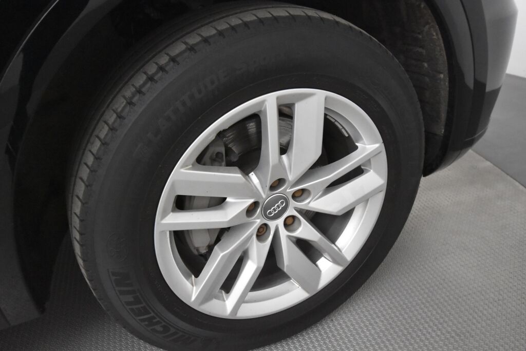 Audi Q5 2017 2,0 TDI 140 kW quattro S tronic / Webasto / Vetokoukku / Sport penkit