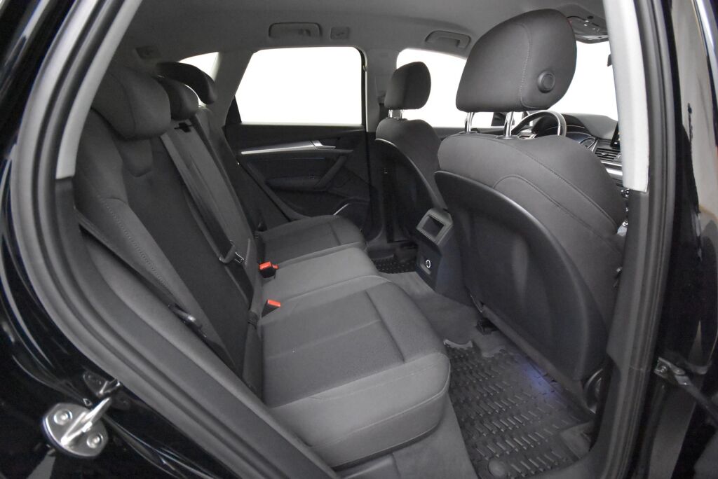 Audi Q5 2017 2,0 TDI 140 kW quattro S tronic / Webasto / Vetokoukku / Sport penkit