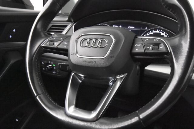 Audi Q5 2017 2,0 TDI 140 kW quattro S tronic / Webasto / Vetokoukku / Sport penkit