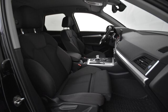 Audi Q5 2017 2,0 TDI 140 kW quattro S tronic / Webasto / Vetokoukku / Sport penkit