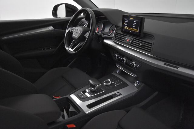 Audi Q5 2017 2,0 TDI 140 kW quattro S tronic / Webasto / Vetokoukku / Sport penkit