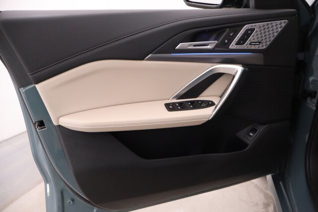 BMW iX1 2024 U11 20 eDrive Charged Edition / M-Sport / Tehdastakuu / Driving Assistant Professional / HUD / koukku / H&K / 360° /