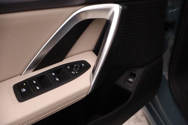 BMW iX1 2024 U11 20 eDrive Charged Edition / M-Sport / Tehdastakuu / Driving Assistant Professional / HUD / koukku / H&K / 360° /
