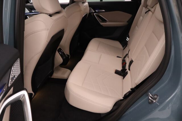 BMW iX1 2024 U11 20 eDrive Charged Edition / M-Sport / Tehdastakuu / Driving Assistant Professional / HUD / koukku / H&K / 360° /