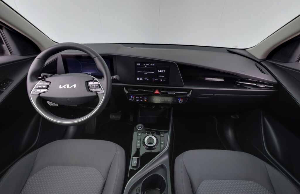 KIA NIRO 2023 EV 204hv  64 kWh / CCS / Adapt.vakionopeudensäädin / Kaistavahti / Ilmalämpöpumppu / Ratin lämmitys / Keyless Go - RAHOITUS TÄHÄN AUTOON VAIN 3.99% - 