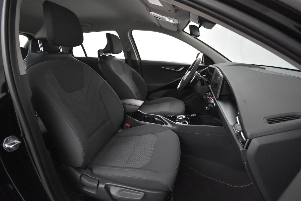 KIA NIRO 2023 EV 204hv  64 kWh / CCS / Adapt.vakionopeudensäädin / Kaistavahti / Ilmalämpöpumppu / Ratin lämmitys / Keyless Go - RAHOITUS TÄHÄN AUTOON VAIN 3.99% - 