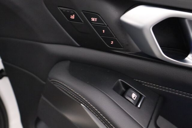 BMW X5 2020 G05 xDrive45e A / Huippuvarusteet! / Suomiauto / ACC / HUD / 360° / Laser / Tuuletetut Comfort-istuimet hieronnalla /