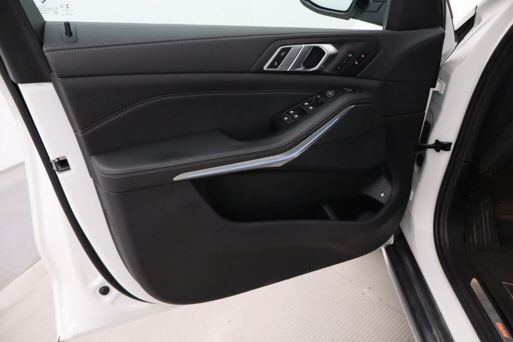 BMW X5 2020 G05 xDrive45e A / Huippuvarusteet! / Suomiauto / ACC / HUD / 360° / Laser / Tuuletetut Comfort-istuimet hieronnalla /