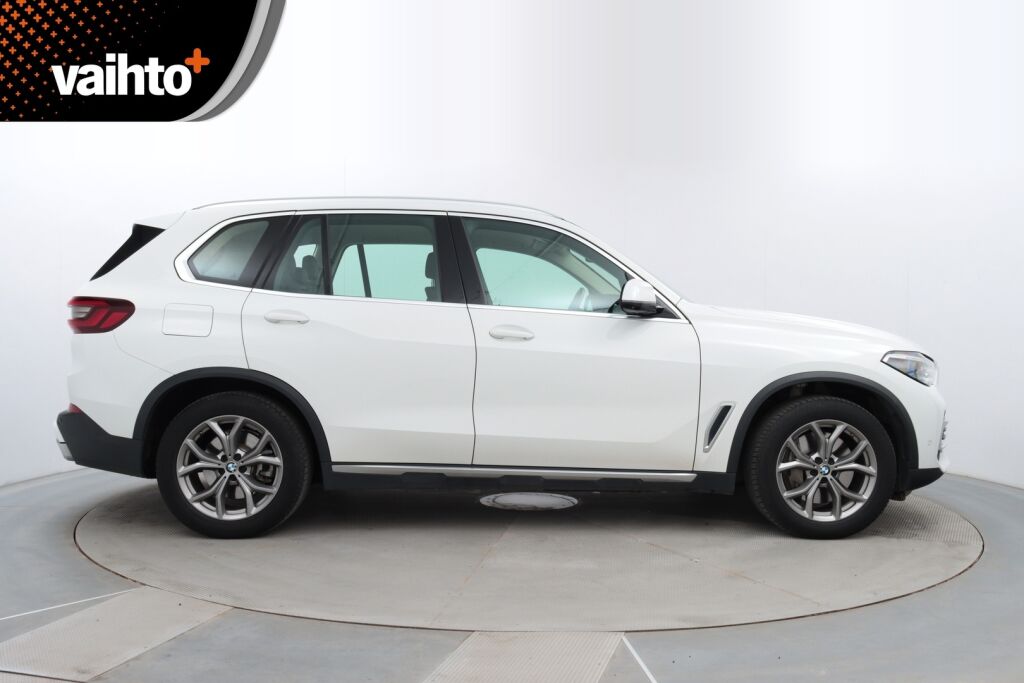 BMW X5 2020 G05 xDrive45e A / Huippuvarusteet! / Suomiauto / ACC / HUD / 360° / Laser / Tuuletetut Comfort-istuimet hieronnalla /