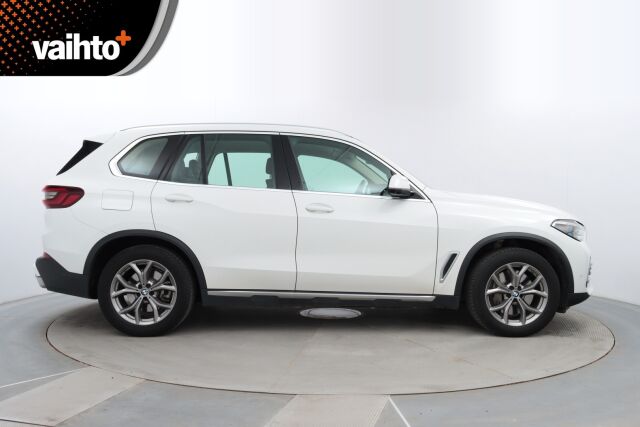 BMW X5 2020 G05 xDrive45e A / Huippuvarusteet! / Suomiauto / ACC / HUD / 360° / Laser / Tuuletetut Comfort-istuimet hieronnalla /