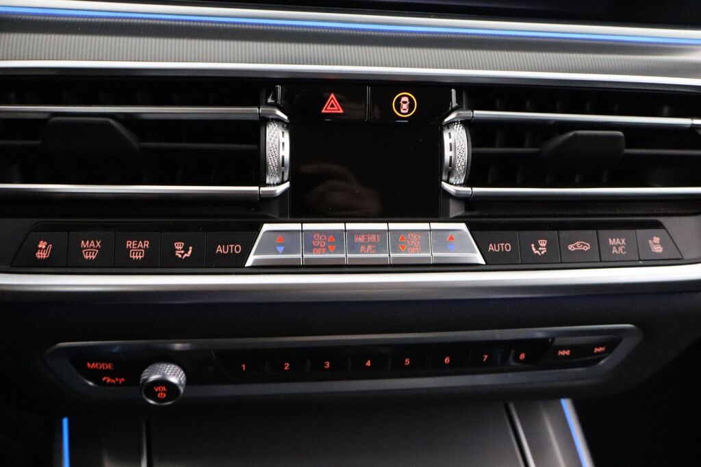BMW X5 2020 G05 xDrive45e A / Huippuvarusteet! / Suomiauto / ACC / HUD / 360° / Laser / Tuuletetut Comfort-istuimet hieronnalla /
