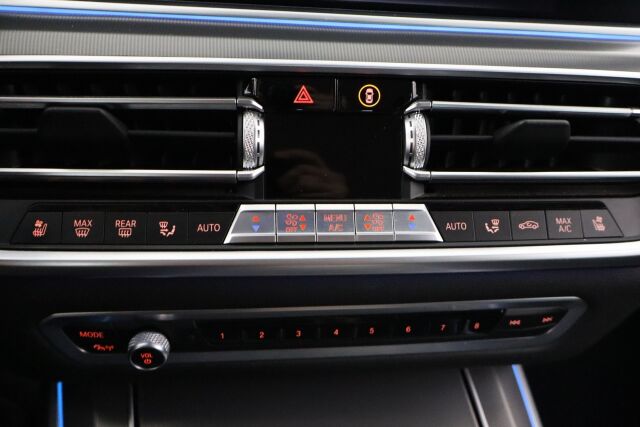 BMW X5 2020 G05 xDrive45e A / Huippuvarusteet! / Suomiauto / ACC / HUD / 360° / Laser / Tuuletetut Comfort-istuimet hieronnalla /