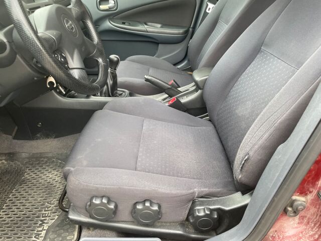 Nissan Almera 2005 1,8 Luxury 5-ov./ Automaatti-ilmastointi