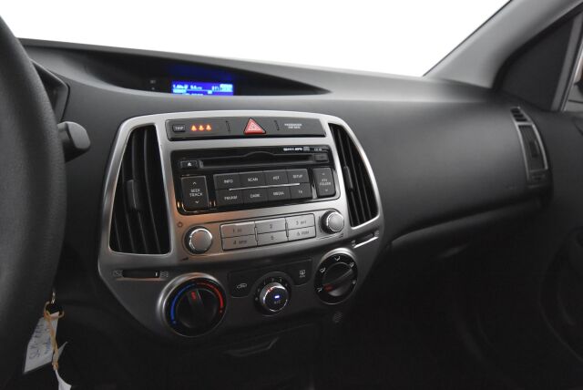 Hyundai i20 5d 2014 1,2 5MT Classic / Juuri huollettu / Ilmastointi / 1-om suomiauto