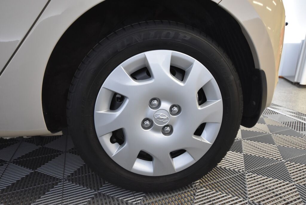 Hyundai i20 5d 2014 1,2 5MT Classic / Juuri huollettu / Ilmastointi / 1-om suomiauto