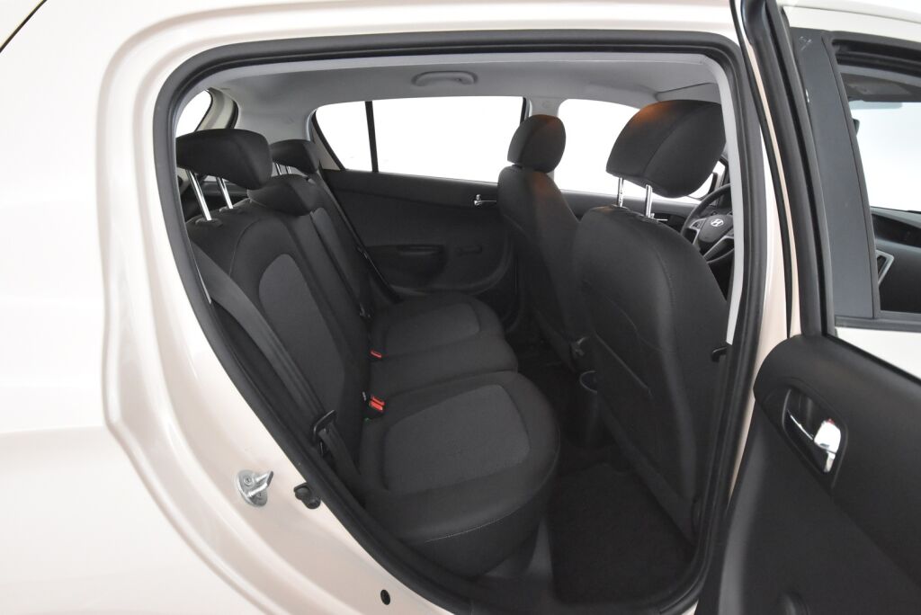 Hyundai i20 5d 2014 1,2 5MT Classic / Juuri huollettu / Ilmastointi / 1-om suomiauto