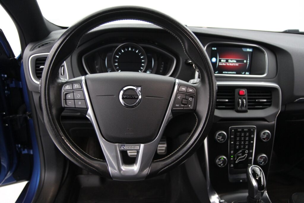 Volvo V40 2016 T3 R-Design aut / Suomiauto / Navi / Vetokoukku