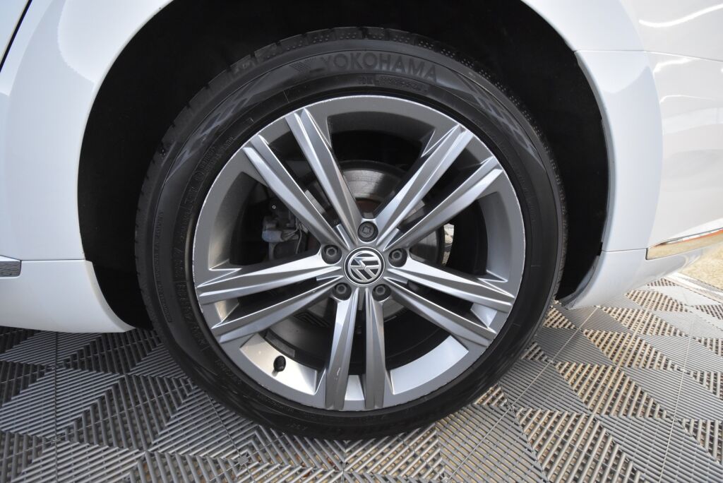 Volkswagen Arteon 2018 R-Line Limited Edition 1,5 TSI EVO 110 kW (150 hv) DSG / Webasto / Acc / Digimittari / Koukku / Navi / ErgoComfort
