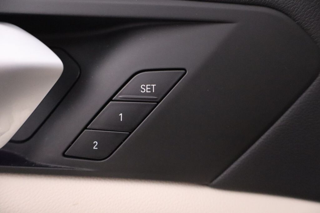 BMW X5 2020 G05 xDrive45e A / Laser-Led / Panorama / 360 kamera / Harman Kardon / Muistinahat / Navi /