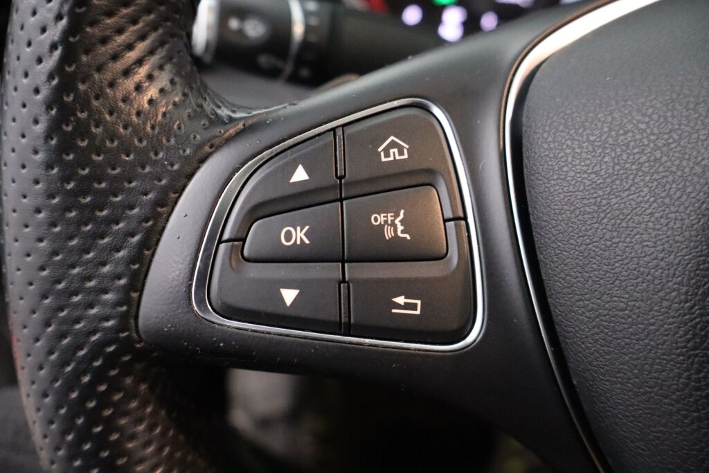Mercedes-Benz C 2015 350 e A Premium Business / Adapt.Vakkari / HUD / BLIS / Burmester / Navi / Kattoluukku / - RAHOITUS TÄHÄN AUTOON VAIN 3.99% - 