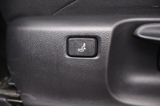 Toyota Corolla Cross 2023 2.0 Hybrid Active / Tehdastakuu / 1-Om. Suomiauto / ALV / Adapt. vakkari / P-Kamera / Navi / Ratinlämmitin / LEDit