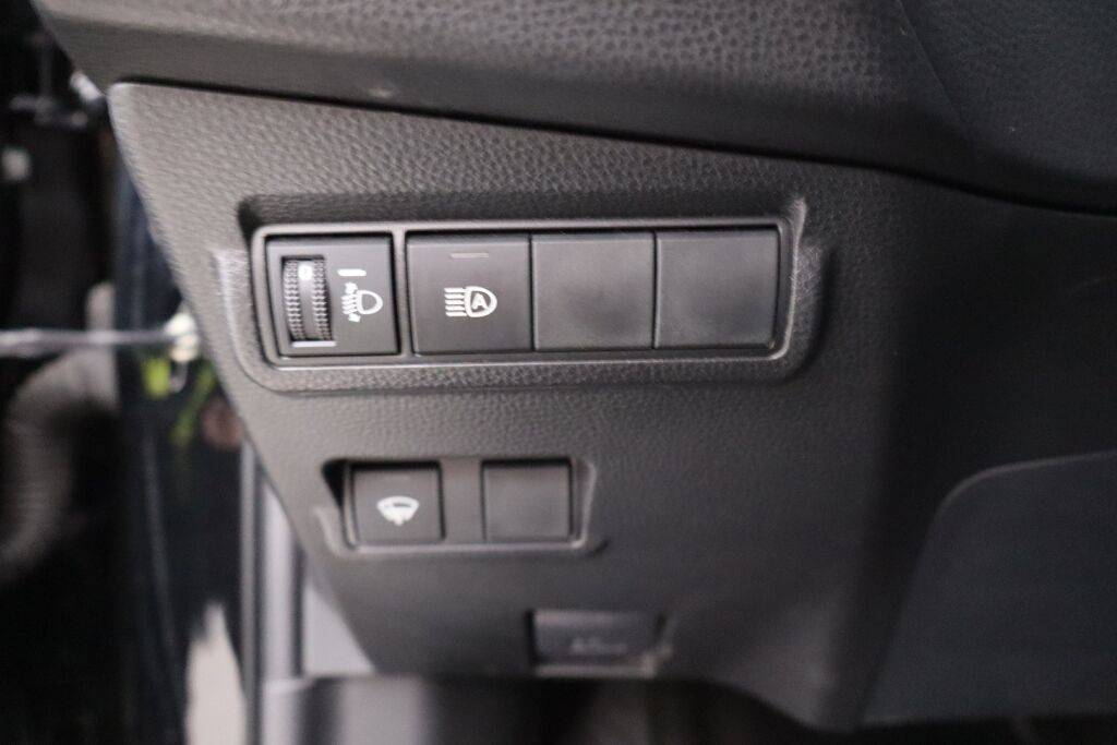 Toyota Corolla Cross 2023 2.0 Hybrid Active / Tehdastakuu / 1-Om. Suomiauto / ALV / Adapt. vakkari / P-Kamera / Navi / Ratinlämmitin / LEDit