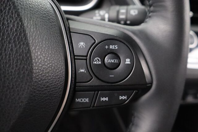 Toyota Corolla Cross 2023 2.0 Hybrid Active / Tehdastakuu / 1-Om. Suomiauto / ALV / Adapt. vakkari / P-Kamera / Navi / Ratinlämmitin / LEDit