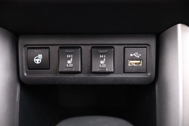 Toyota Corolla Cross 2023 2.0 Hybrid Active / Tehdastakuu / 1-Om. Suomiauto / ALV / Adapt. vakkari / P-Kamera / Navi / Ratinlämmitin / LEDit