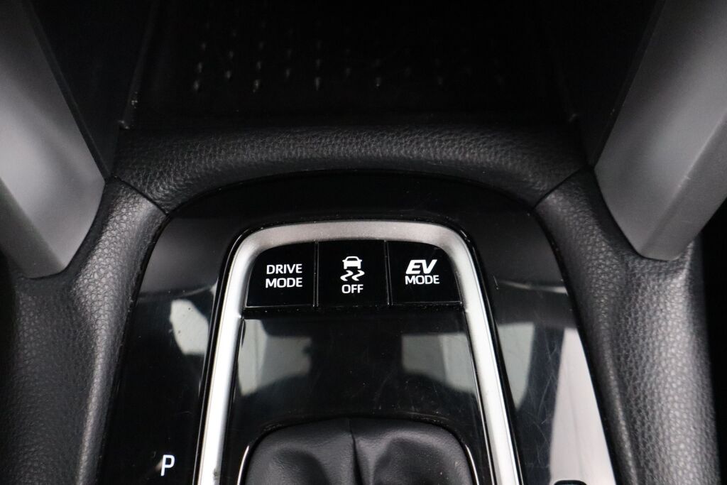 Toyota Corolla Cross 2023 2.0 Hybrid Active / Tehdastakuu / 1-Om. Suomiauto / ALV / Adapt. vakkari / P-Kamera / Navi / Ratinlämmitin / LEDit