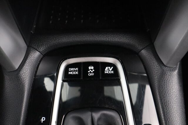 Toyota Corolla Cross 2023 2.0 Hybrid Active / Tehdastakuu / 1-Om. Suomiauto / ALV / Adapt. vakkari / P-Kamera / Navi / Ratinlämmitin / LEDit