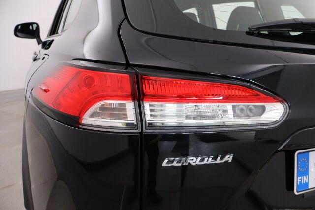 Toyota Corolla Cross 2023 2.0 Hybrid Active / Tehdastakuu / Alv-väh.kelp. / 1.omistaja / Adapt.vakkari / LED / P-kamera /