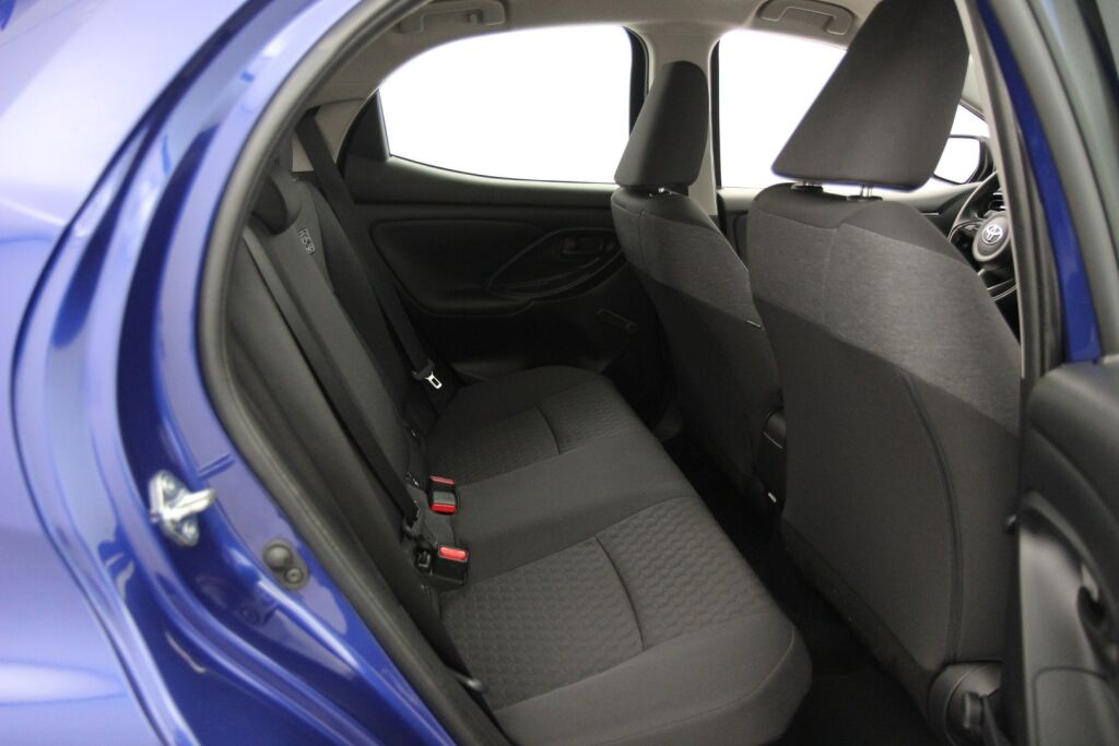 Toyota Yaris 2023 1,5 Hybrid Active / 1-Om. Suomiauto / ALV / ACC / P-Kamera / Lohkolämmitin