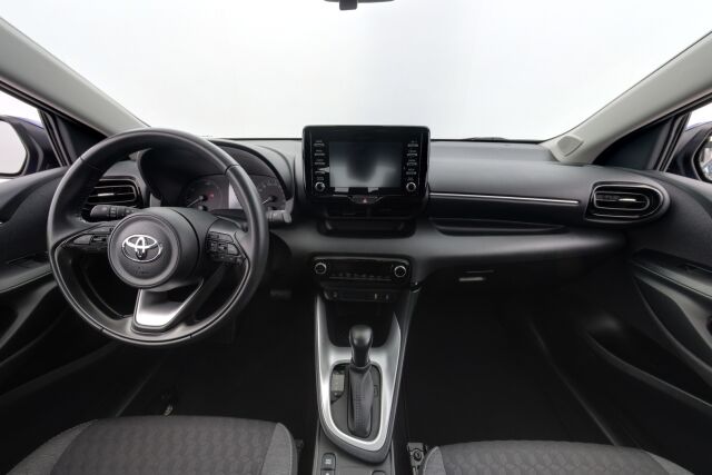 Toyota Yaris 2023 1,5 Hybrid Active / 1-Om. Suomiauto / ALV / ACC / P-Kamera / Lohkolämmitin
